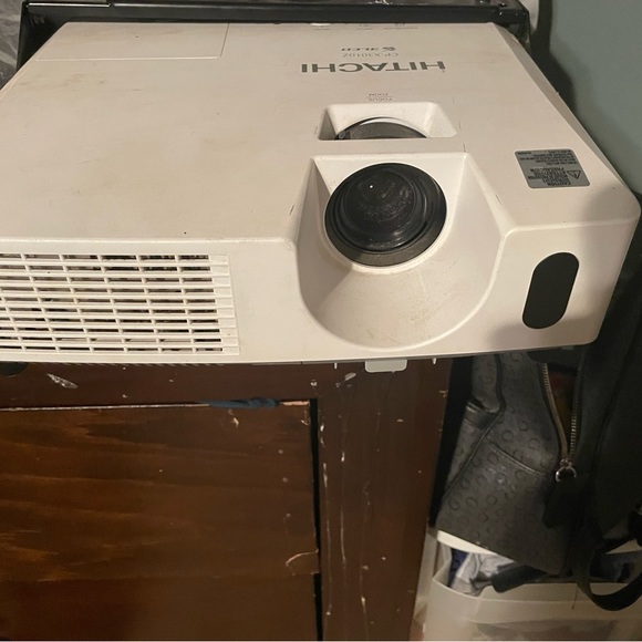 Projector - Picture 1 of 8